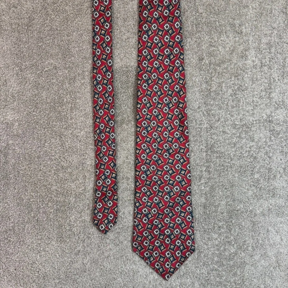 Handmade silk necktie